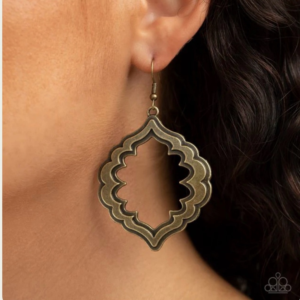 New. Paparazzi Earring ~ Taj Mahal Majesty